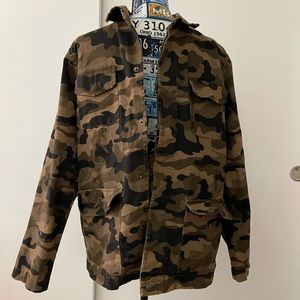 PRE-LOVED • BoohooMan Camo Jacket